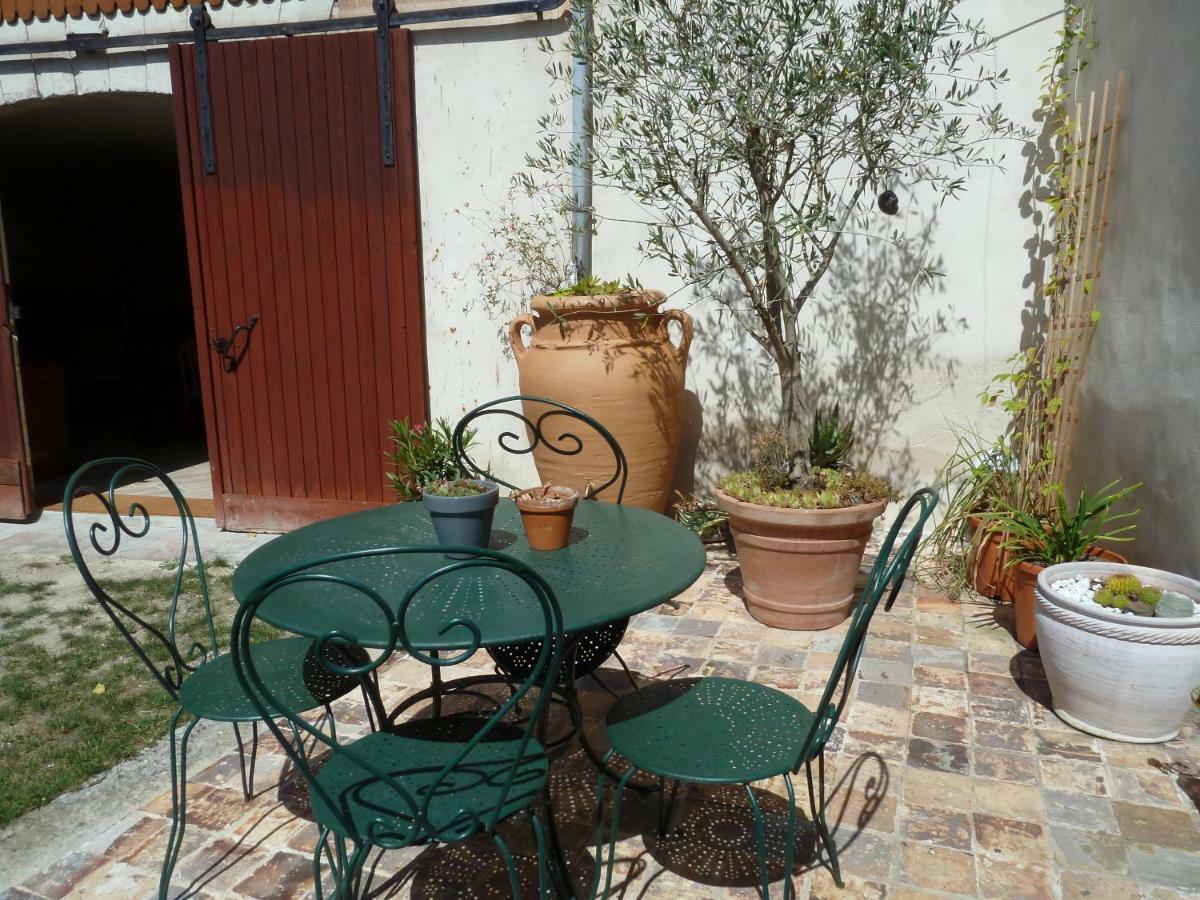 Hotel Le Jardin Andrinople Richelieu Exterior foto