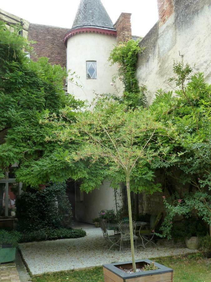 Hotel Le Jardin Andrinople Richelieu Exterior foto